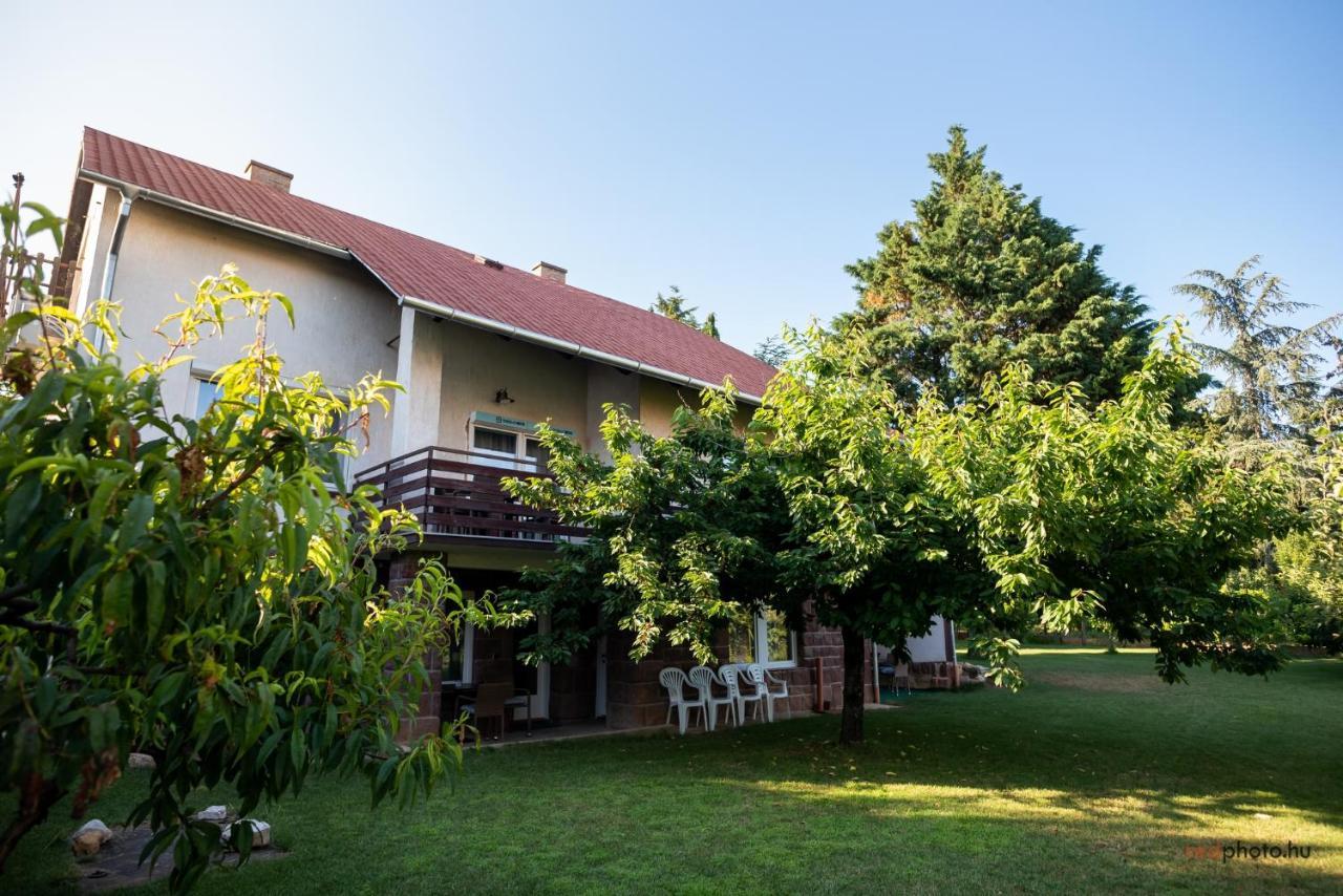 Zefir Apartments 블로톤퓌레드 외부 사진