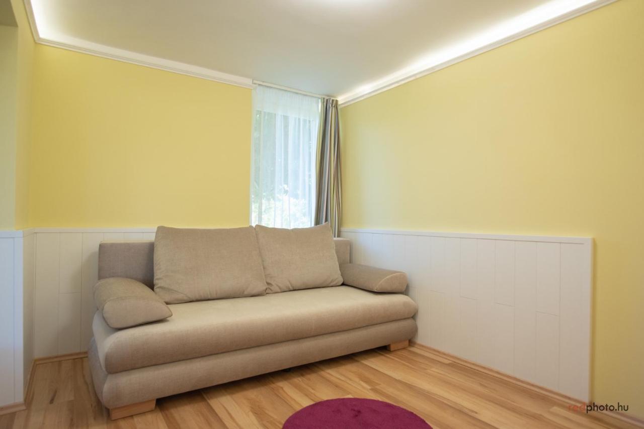 Zefir Apartments 블로톤퓌레드 외부 사진